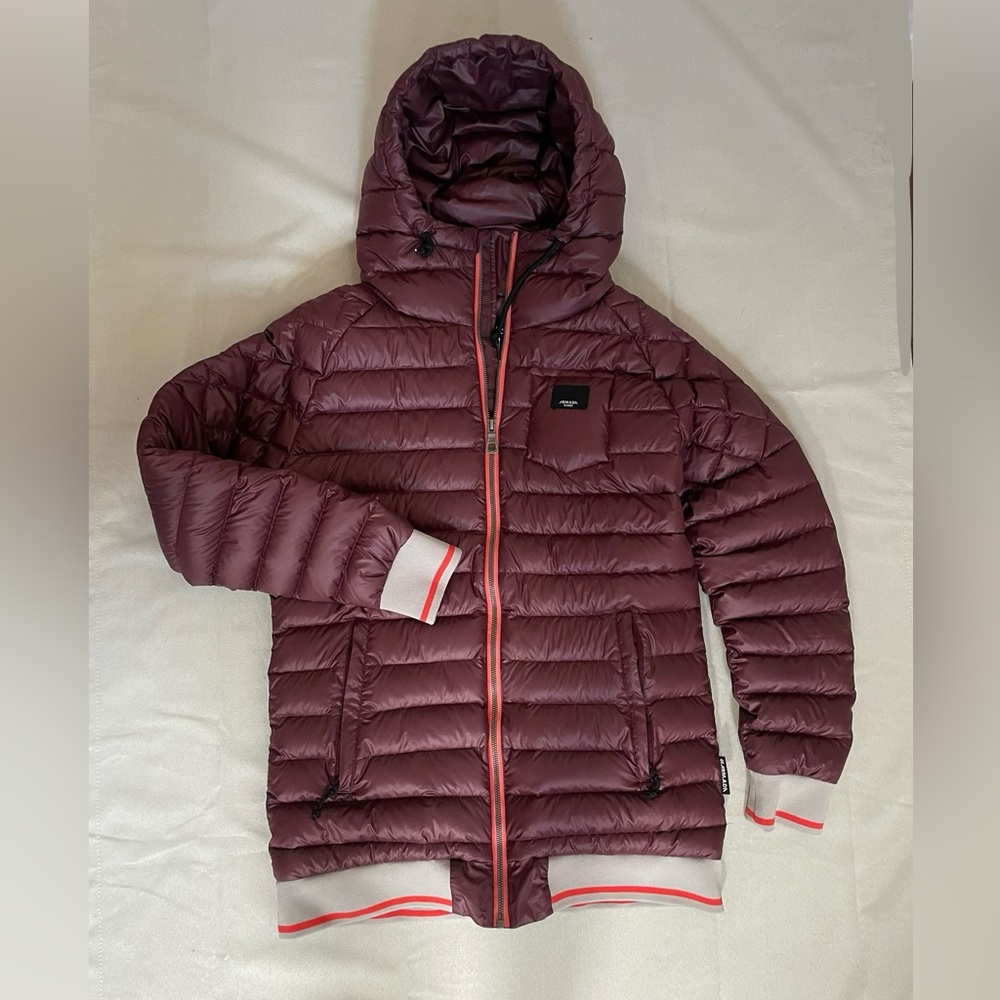 Armada Quilted Hooded Puffer Jacket in Burgundy with Contrast Trim